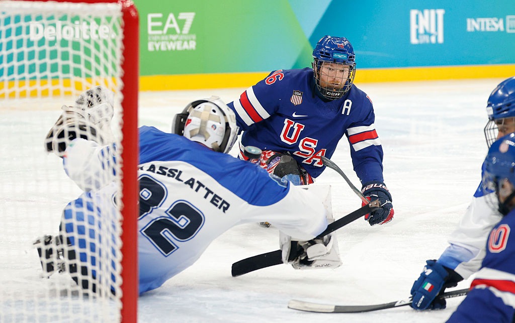 U.S. Opens Title Defense With Dominant Win Over Italy