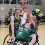 The Jazz's Amanda King, #31, moves to block a shot at the 21st Annual D1 Wheelchair Basketball Tournament in Phoenix, Ariz. (Photo by Christopher Di Virgilio).